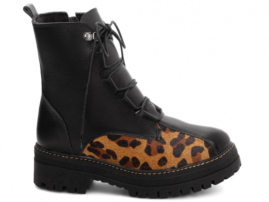 đ Bota Tratorada Antonella Couro LegĂtimo com Cadarço e Detalhe Animal Print