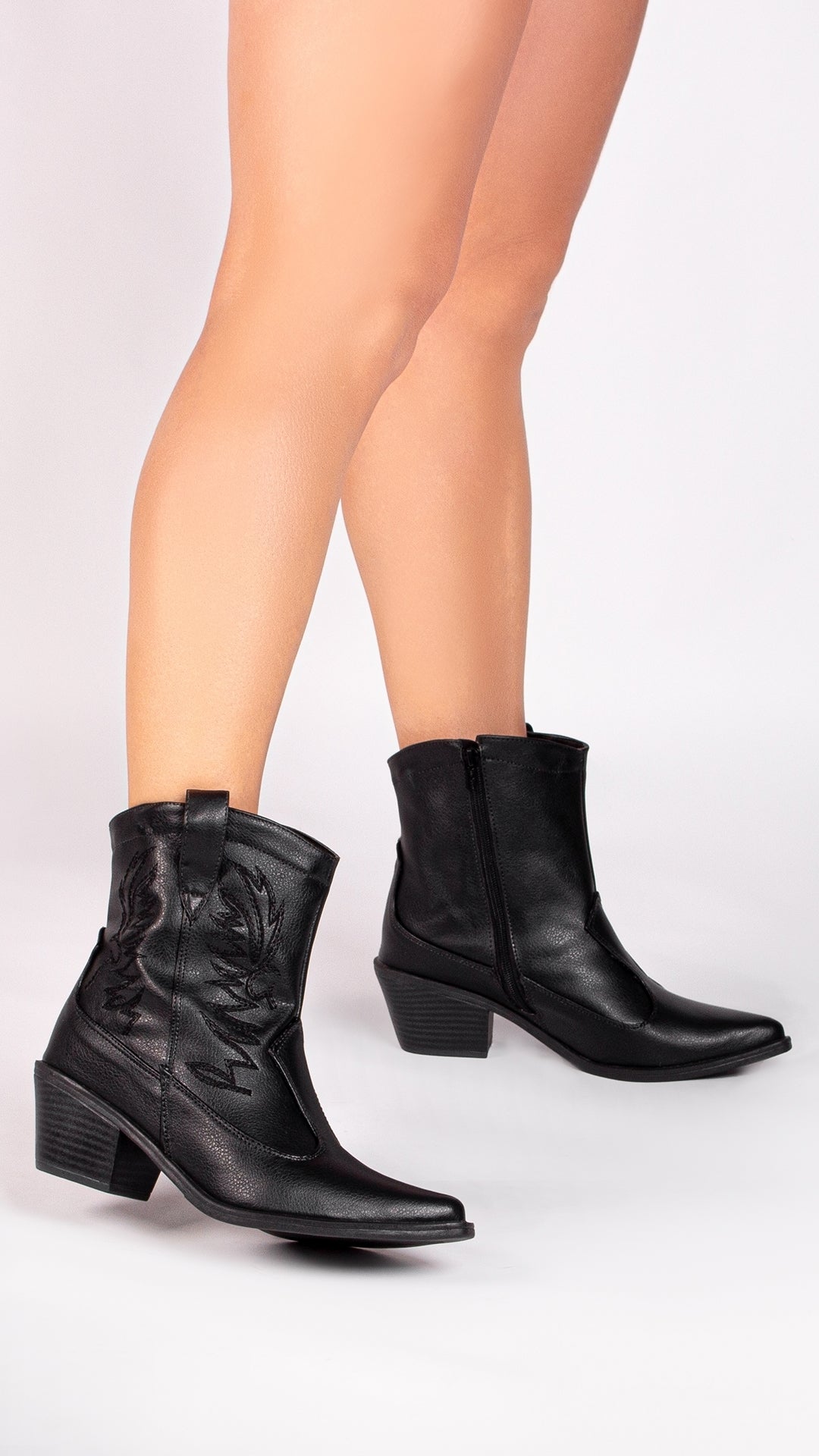 Bota Thifany Texana Country Cano Baixo na Versão Preta