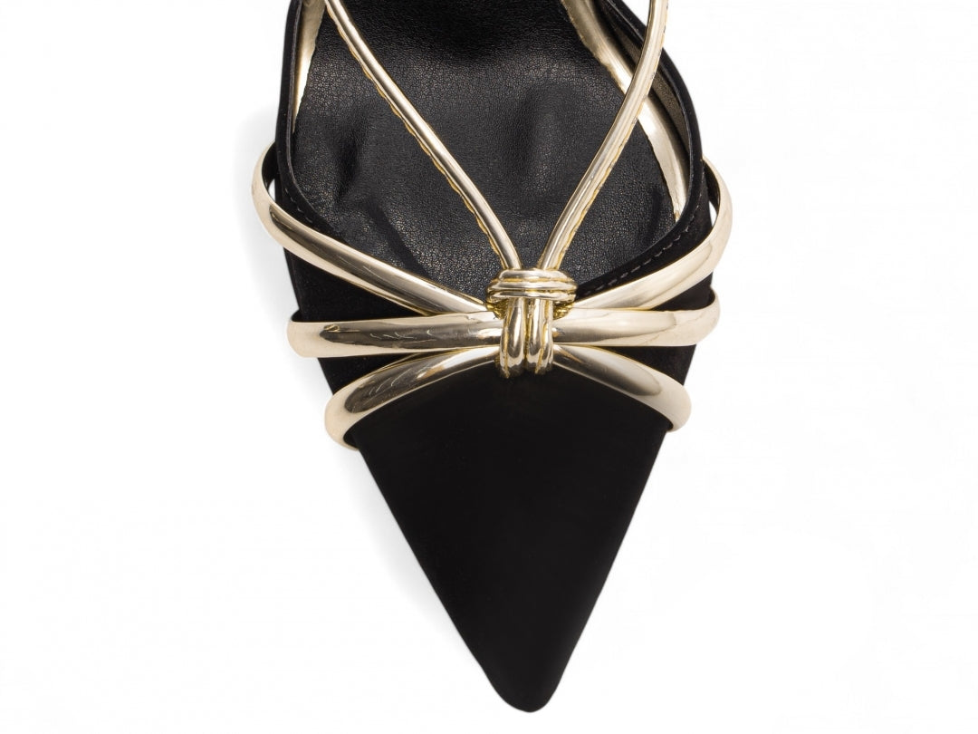 Elegância que Te Leva Além: Descubra o Scarpin Taila que Encanta no Preto