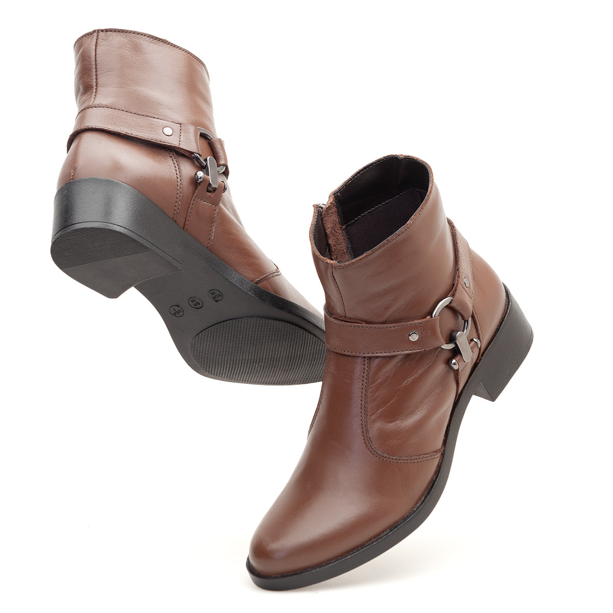 Bota de Cano Curto em Couro