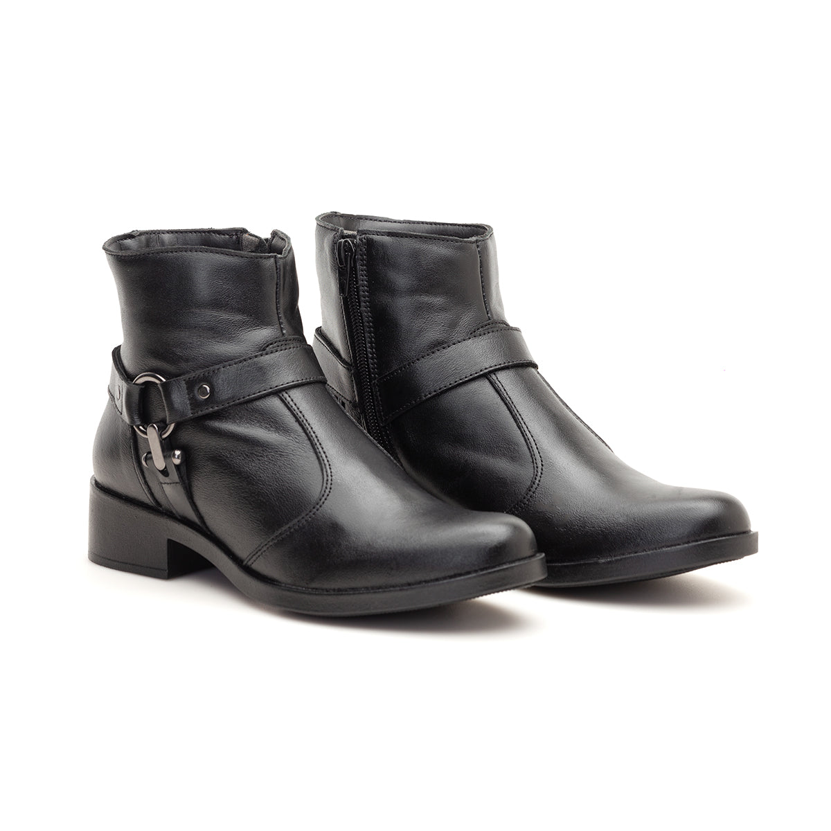 Bota de Cano Curto em Couro