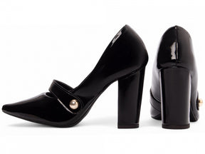 Scarpin Classic Shine | A Elegância Atemporal com um Toque de Ouro